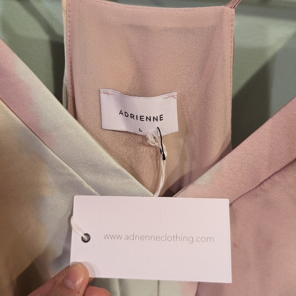 🔥NWT🔥: L Adrienne New Preppu multicolored dressy top - Picture 3 of 3